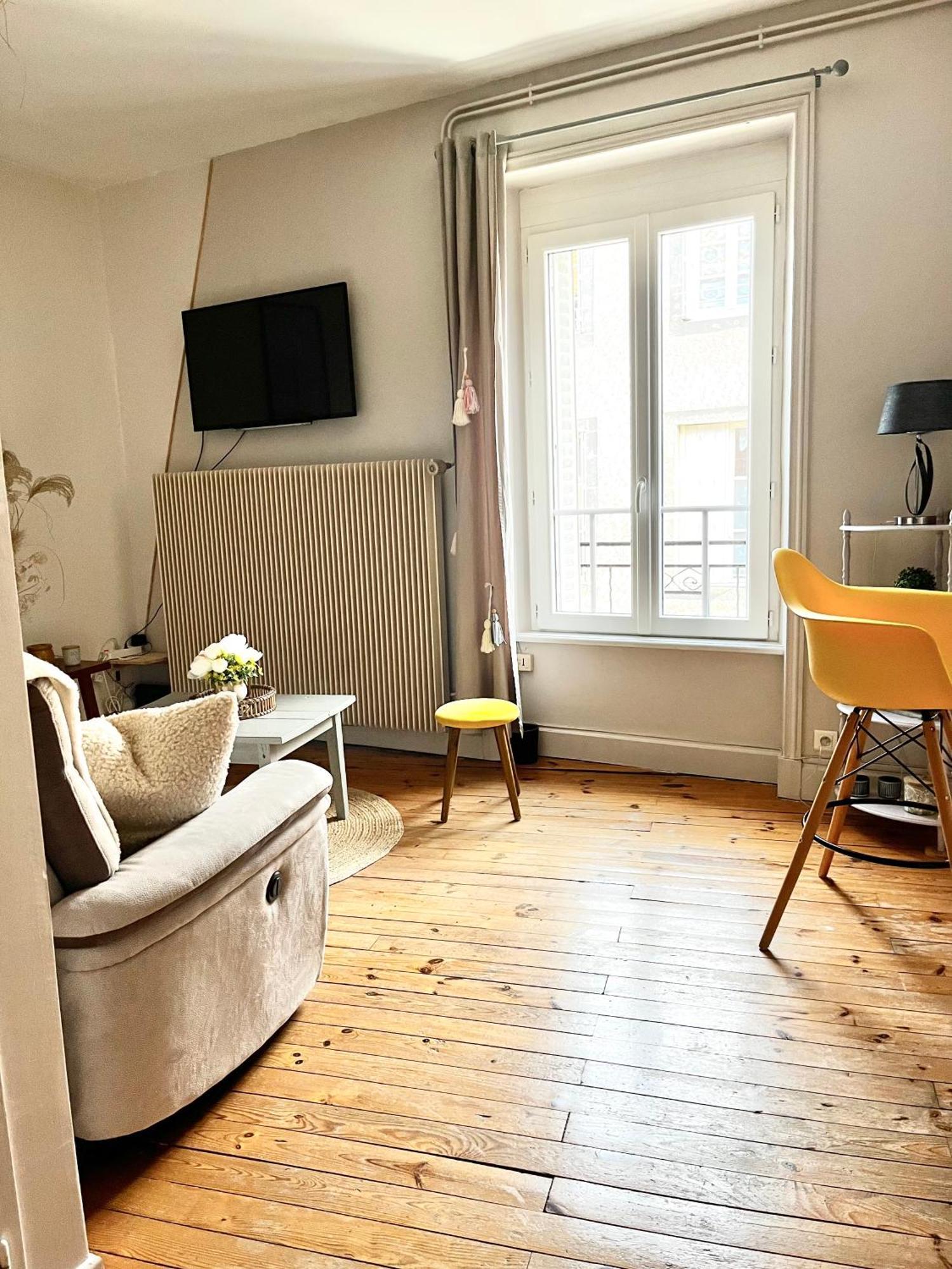 Appartement Cosy En Ville Haute Saint-Flour  Kültér fotó